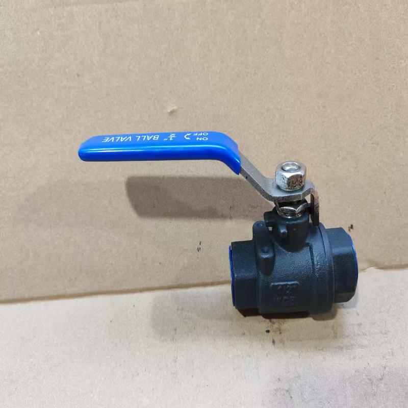 Q11F two-piece WCB carbon steel ball valve DN15 PT(ZG)/RC internal thread can bear up to 64 kg