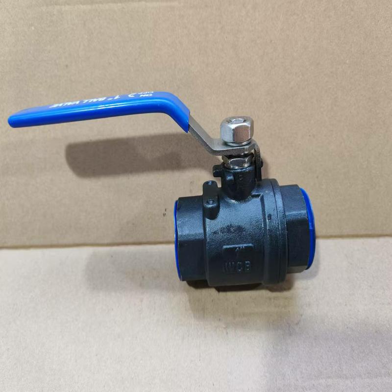 Q11F two-piece WCB carbon steel ball valve DN20 PT(ZG)/RC internal thread can bear up to 64 kg