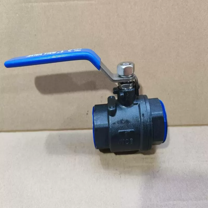 Q11F two-piece WCB carbon steel ball valve DN20 PT(ZG)/RC internal thread can bear up to 64 kg