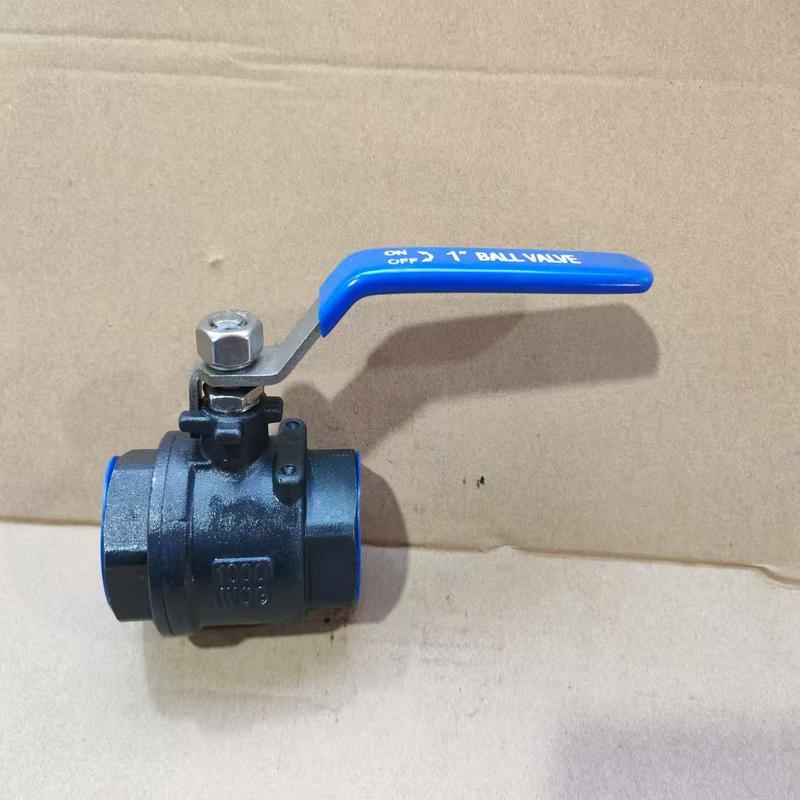 Q11F two-piece WCB carbon steel ball valve DN20 PT(ZG)/RC internal thread can bear up to 64 kg