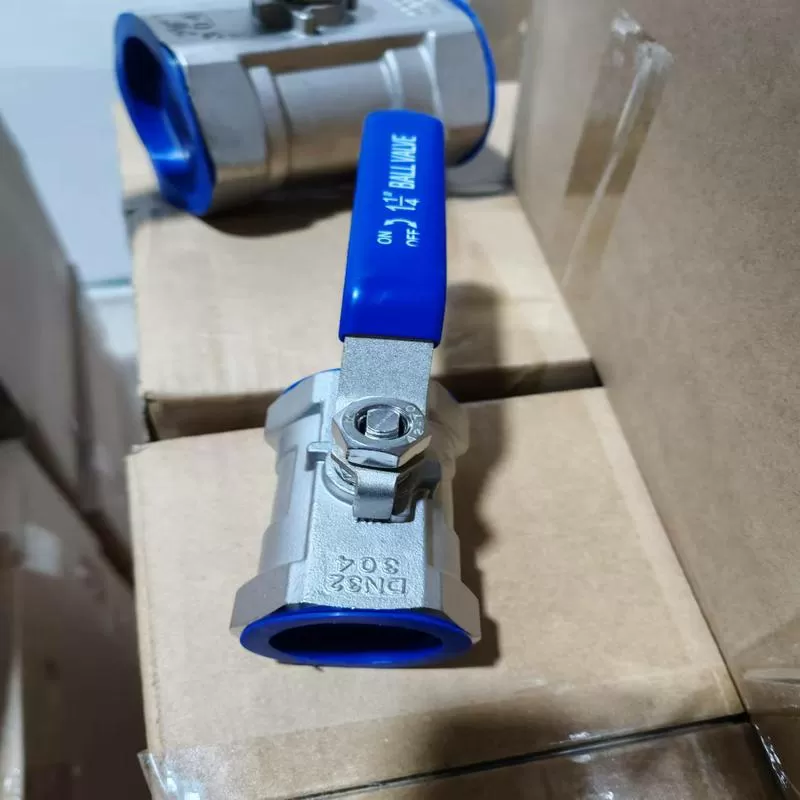 Q11F series one-piece 304 stainless steel /CF8 wire ball valve Q11F-16P-DN50 PT(ZG)/RC internal thread connection nominal pressure 16bar