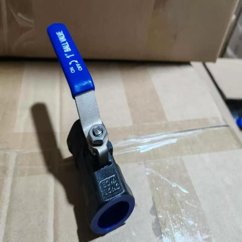 Q11F series one-piece WCB ball valve Q11F-16C-DN10 PT(ZG)/RC internal thread connection nominal pressure 16bar