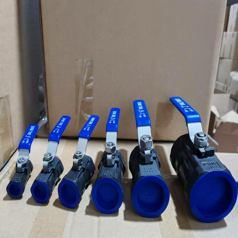 Q11F series one-piece WCB ball valve Q11F-16C-DN15 PT(ZG)/RC internal thread connection nominal pressure 16bar