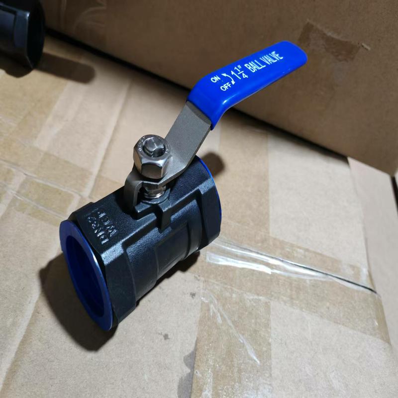 Q11F series one-piece WCB ball valve Q11F-16C-DN40 PT(ZG)/RC internal thread connection nominal pressure 16bar