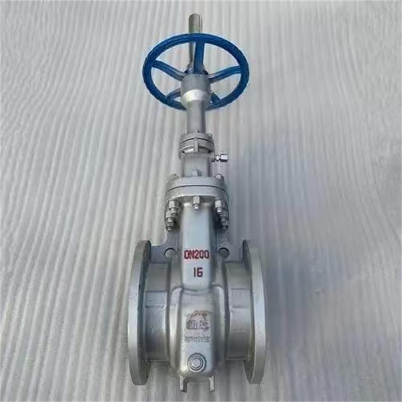 Propped flat gate valve